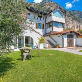Torbole Lake Front - Happy Rentals, hotel en Arco