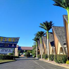 Tiki Resort - Lake George, viešbutis mieste Leik Džordžas