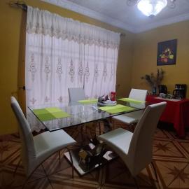 Alexander b&b, hotel u gradu Alahuela