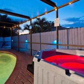 Bradenton में, होटल 5 min drive to AMI, Hot Tub, Free Heated Pool, Near IMG, Fire Pit, Full Kitchen