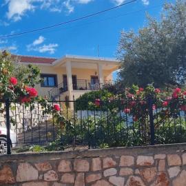 Villa Alois, hotell i Konispol