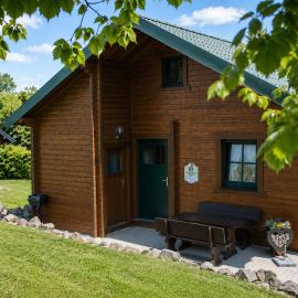 Holzhaus Lehrer Lämpel mit Außensauna, hotel em Esch