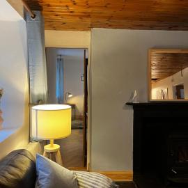 Glassillaun Beach White Cottage, hotel in Renvyle