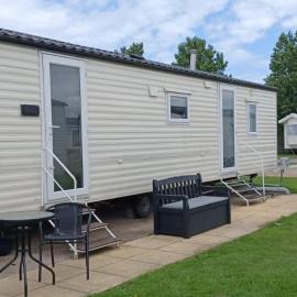 The Delta Marine Caravan Hire, hotel in Rhyl