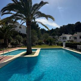Beautiful house in Moraira with shared pool, ξενοδοχείο σε Teulada