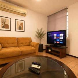 Hermosa Casa 3Px Ac Cerca del tec de Mty Wifi, ξενοδοχείο σε Monterrey