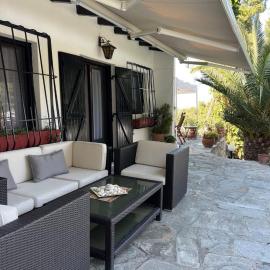 The Gift Sani Villa, hotell i Sani Beach