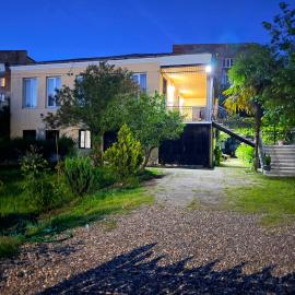 Hotel DADU, Hotel in Samtredia