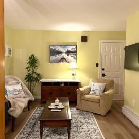 Private Guest Suit-Self Checkin-Near Downtown, hotel v destinaci Charlottetown