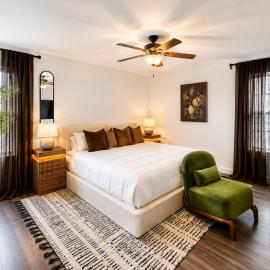 The Cocoa House Modern 3BR Near Downtown, hotel in Houston