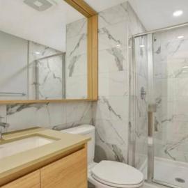 Cozy private bedroom and bathroom, Hotel in Surrey