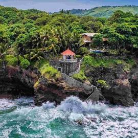 Peñíscola Villa - Beachfront Estate in El Zonte, Surf City - El Salvador