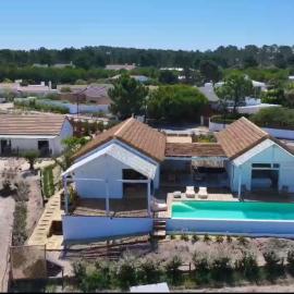 Cabanas brancas do pego, hotel in Grândola