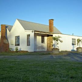 Buttons Cottage for September baby lambs, hotel in Nietta