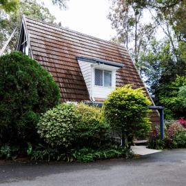 Family & Friends Cottage, hotel in Tamborine Mountain