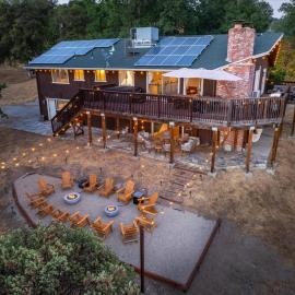 Yosemite Lookout Lodge w/ hot tub, firepits, game room, and more