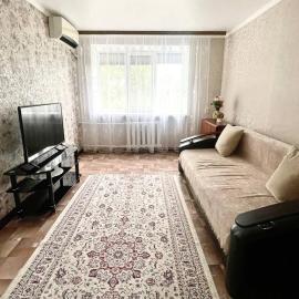 Balqash में, होटल Квартира 2х ком на Амангельды 1