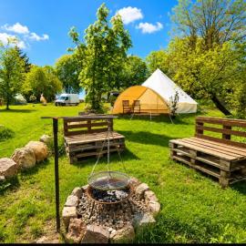 Tipi Glamping Naturcamping in der Seenplatte inklusive Strom- Dixi-WC!! #Mecklenburg-Vorpommern, hotel i Carpin