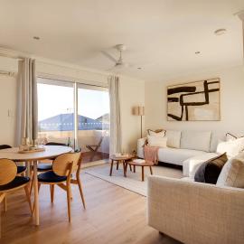 Scarborough Beachside Apartment with Ocean View Balcony