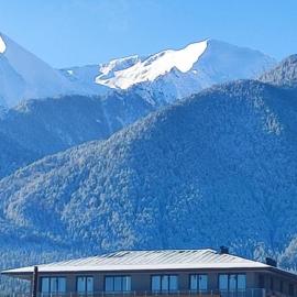 1 Bed - Sleeps 4 - Pets - Mountain Views