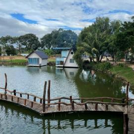 Phú Ðức में, होटल Homestay Hồ Sen