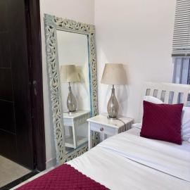 new vintage penthouse, hotel in Bhowāli