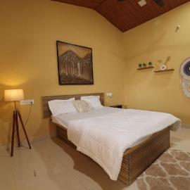 Veranda hillside retreat, hotel a Kharakvasla