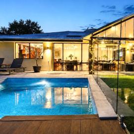 Zig Zag Retreat - Hilltop Home With Stunning Views