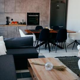 Mountain Aura - Stylish Escape, hotel in Kamarítsa