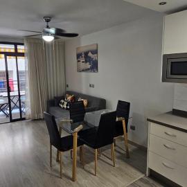 Valdes Center 313A, near beach, full Aircon