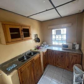 Fayes Afrikaans huisje Brusubi