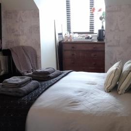 Double Bed in Loft Space with En Suite, hotel a Loughrea