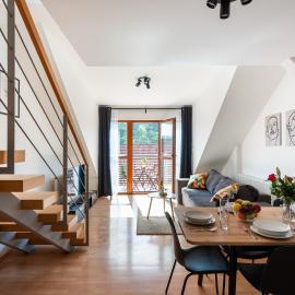 Two-level 3BR Apartment with Balcony I City View