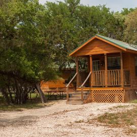 Medina Lake Camping Resort Cabin 3, hotel in Lakehills
