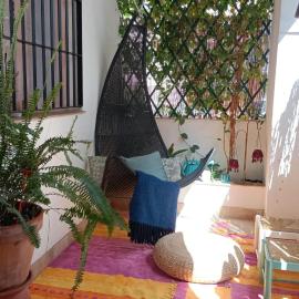 Tiny house 4 metro stops from downtown, hotel en San Juan de Aznalfarache