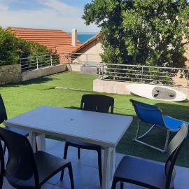 La Maison de la Falaise, hotel u gradu Lekat