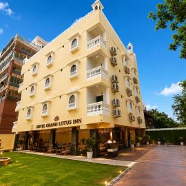 Hotel O Grand Lotus Inn, hotel v destinácii Siroli