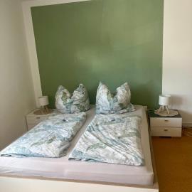 Ferienwohnung Nähe Autobahn Ruhige Lage für Familien & Monteure, hotel a Erolzheim