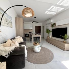 2BR Penthouse with Jacuzi and Big Terrace Near Seafront