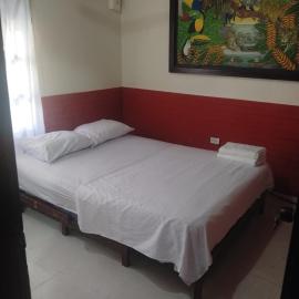 Habitación Doble, Baño Privado, 4 Cuadras Del Rodadero, Zonas Comerciales