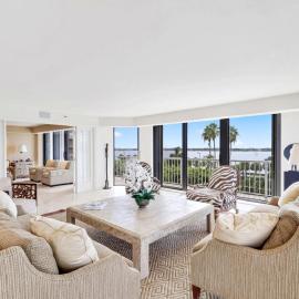 Three Bedroom Residence with Ocean and Water Views, khách sạn ở Palm Beach