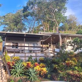 Stone Hill farm & cabins, hotel din Penonomé