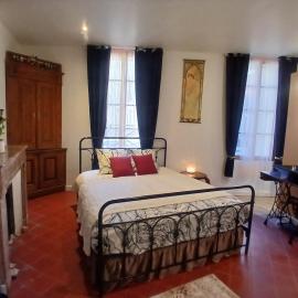 La vieille dame, hotel in Creissan