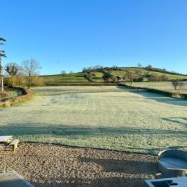 Countryside escape with hot tub & open fire