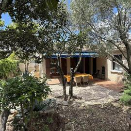 Maison chaleureuse et familiale avec jardin au calme à Avignon