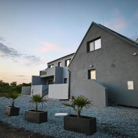 Apartmány Michelle, hotel in Dolní Dunajovice