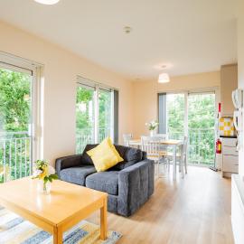 Central Limerick - Large 4-Bed Apartment - Sleeps 6, hotel en Limerick