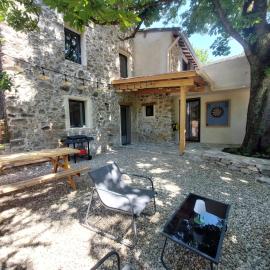 Le gîte du marronnier, hotel a Saint-Bresson