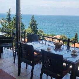 Maca apartmani, hotel in Utjeha