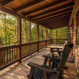 Cozy Treehouse Cabin in the woods with Firepit, hotel u gradu Blue Ridge